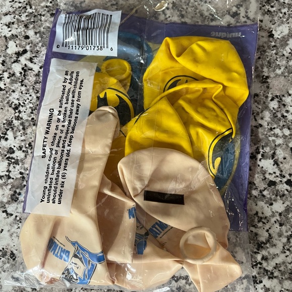 Batman bundle of party items - Picture 6 of 7